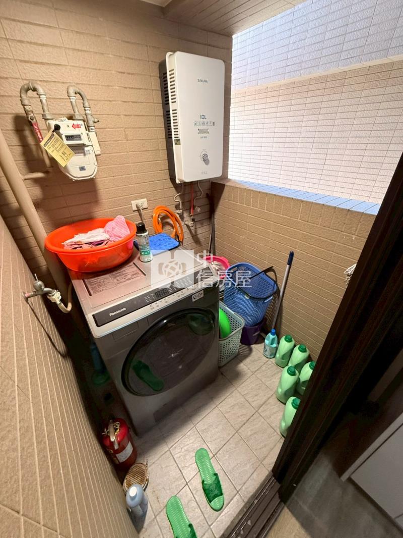 中興&東榮雙商圈三面採光輕屋齡三房+車位房屋室內格局與周邊環境