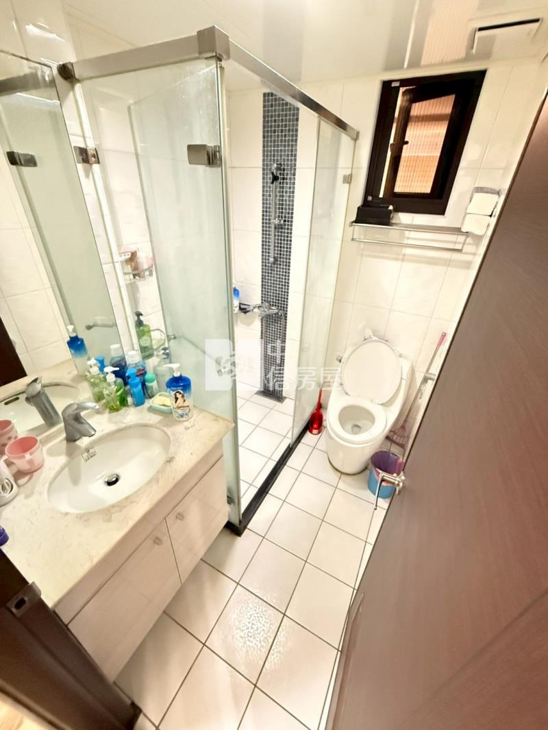 中興&東榮雙商圈三面採光輕屋齡三房+車位房屋室內格局與周邊環境