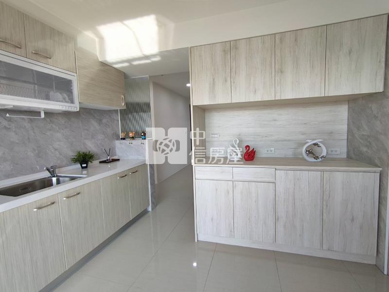 安南居易高樓層全新整理3+1房平車房屋室內格局與周邊環境