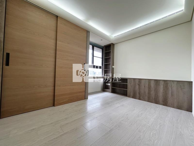 十期富宇晴綻花園3+1房平車房屋室內格局與周邊環境