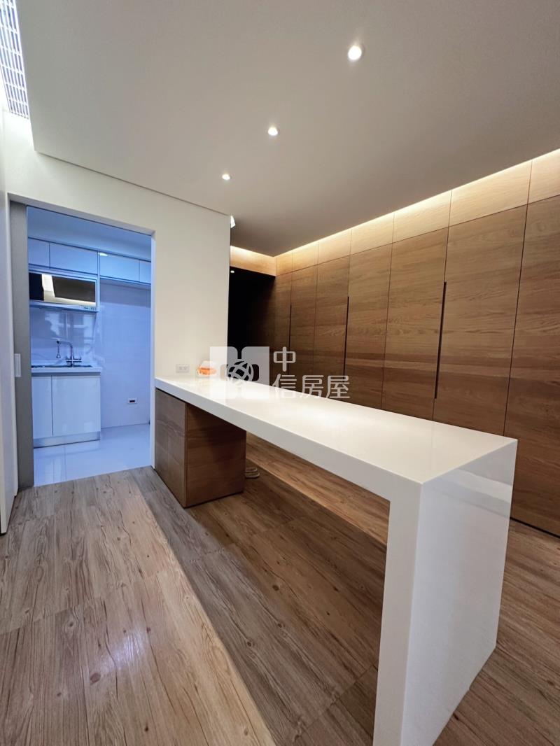 十期富宇晴綻花園3+1房平車房屋室內格局與周邊環境