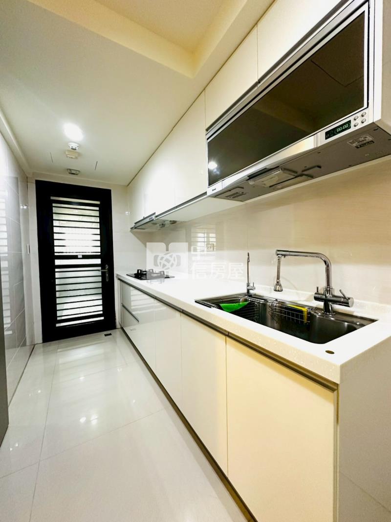 十期富宇晴綻花園3+1房平車房屋室內格局與周邊環境