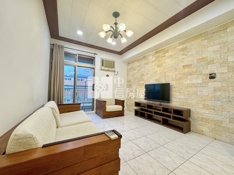 【奔馳】星光市三房車房屋室內格局與周邊環境