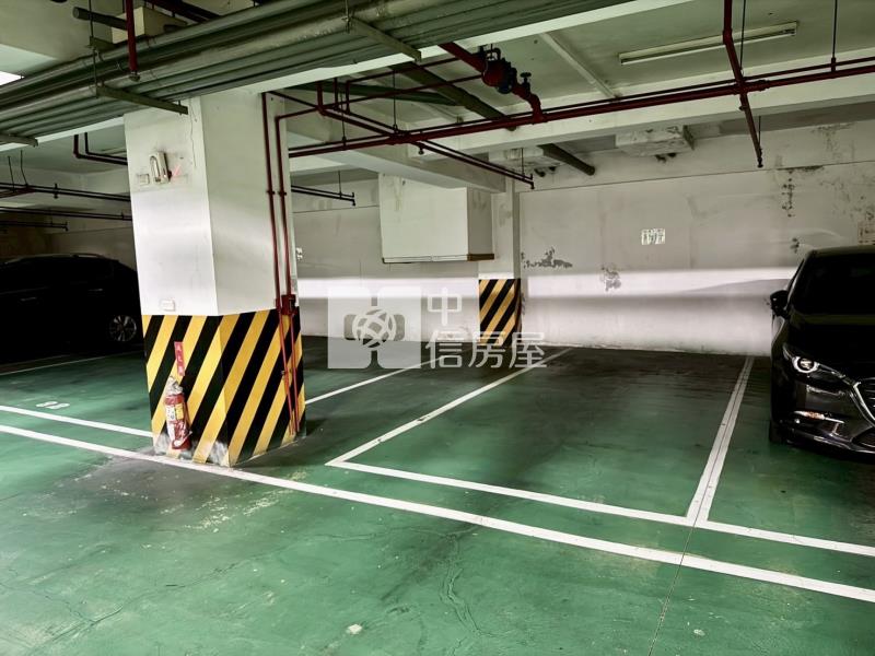 【奔馳】星光市三房車房屋室內格局與周邊環境