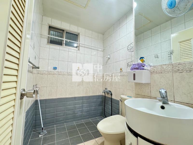 【奔馳】星光市三房車房屋室內格局與周邊環境