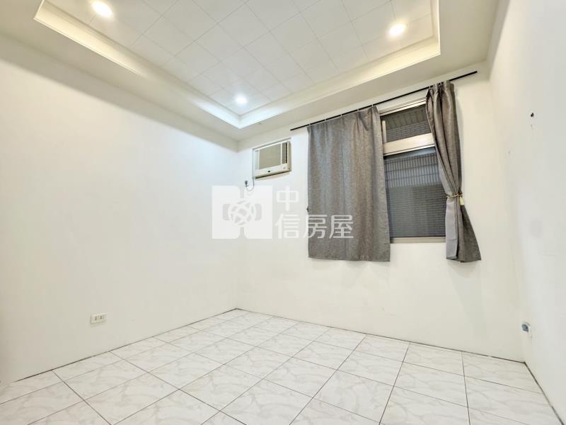 【奔馳】星光市三房車房屋室內格局與周邊環境