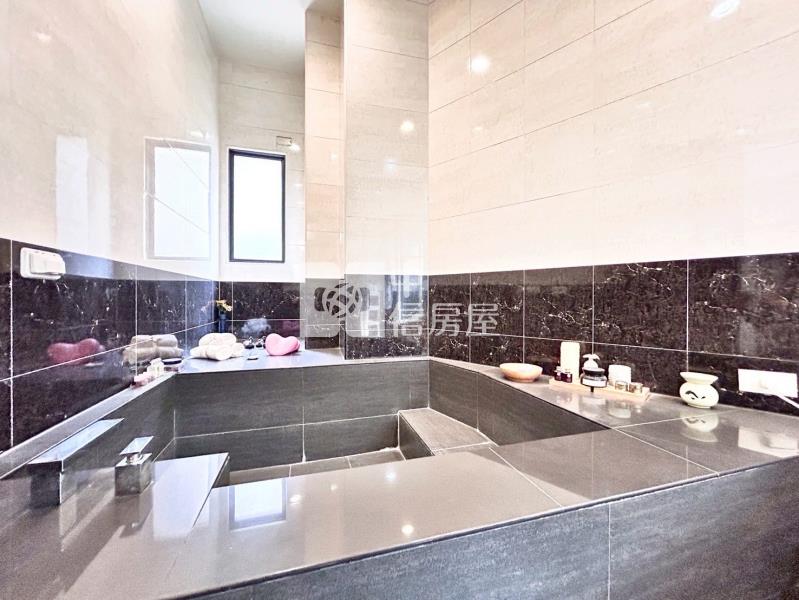 北屯日式大五房超稀有三車電梯美別墅房屋室內格局與周邊環境