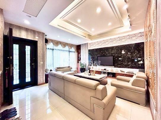 北屯日式大五房超稀有三車電梯美別墅房屋室內格局與周邊環境