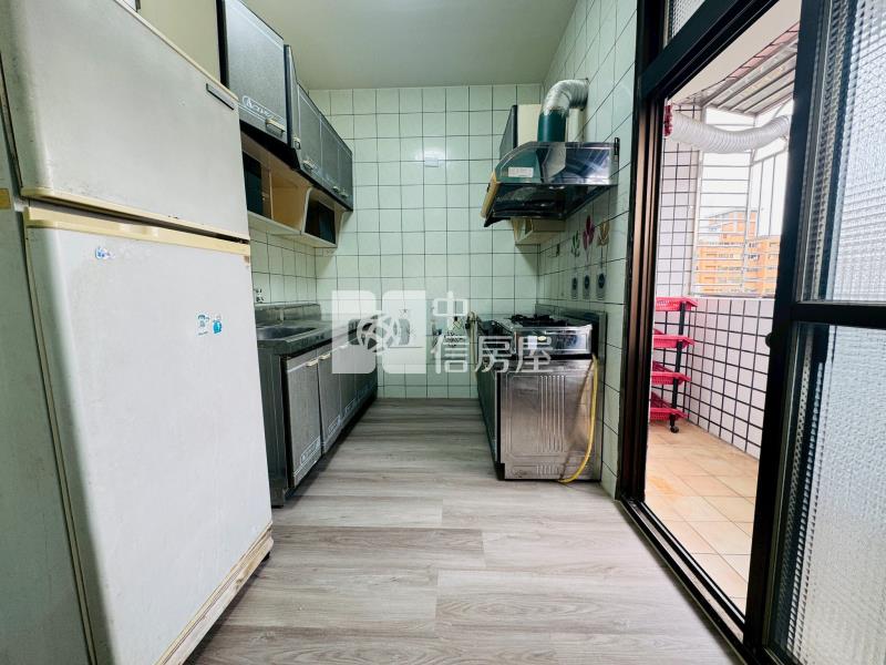 重劃區高樓層三房電梯華廈房屋室內格局與周邊環境