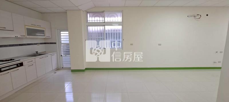 廣東商圈家樂福大面寬整新車墅房屋室內格局與周邊環境