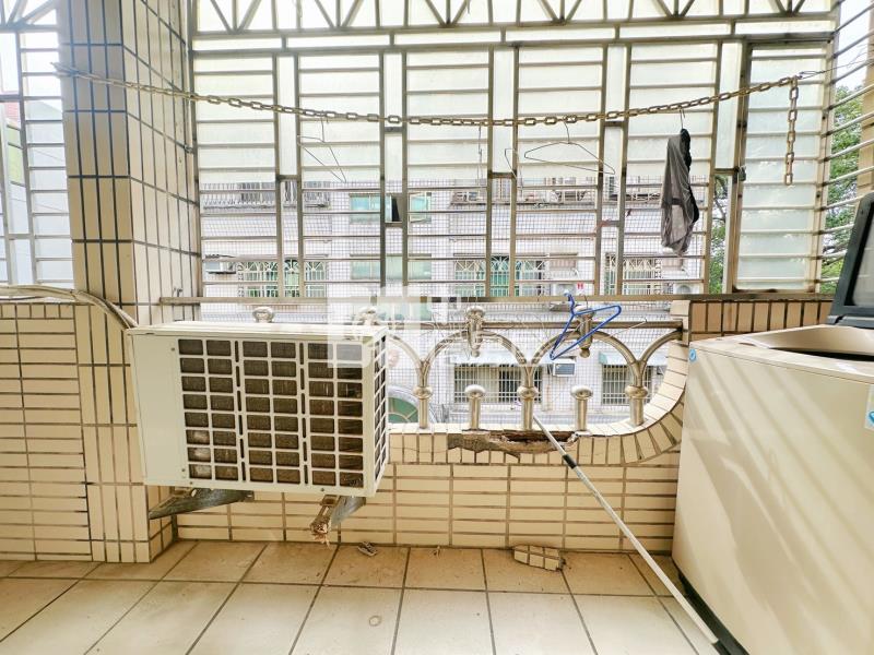 西園路活巷DIY透天~門前停車房屋室內格局與周邊環境