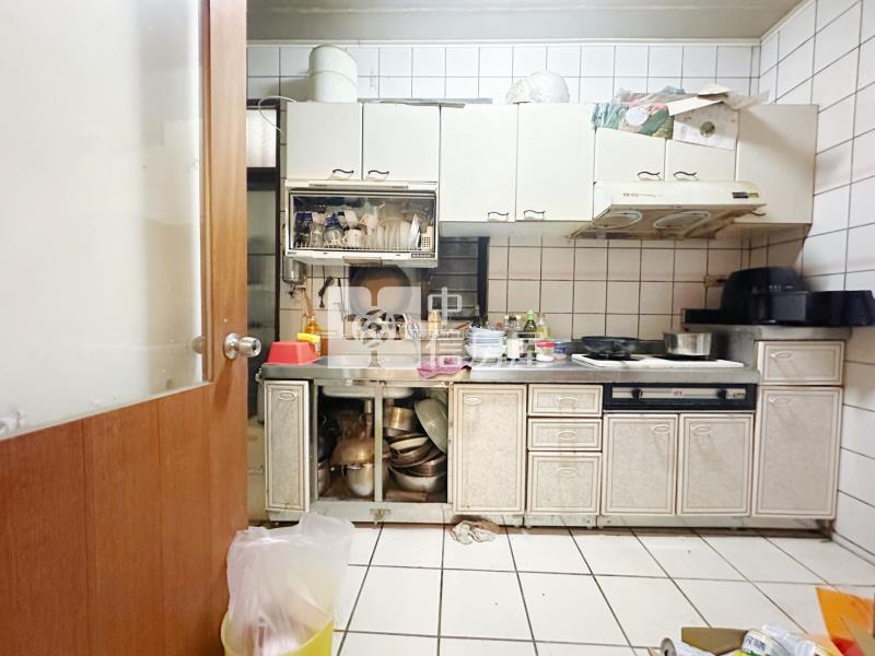 西園路活巷DIY透天~門前停車房屋室內格局與周邊環境