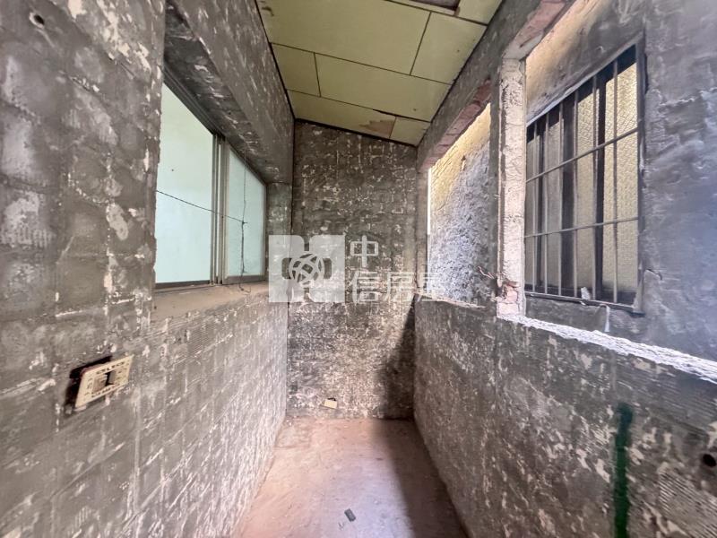 崇蘭大面寬整新透天房屋室內格局與周邊環境