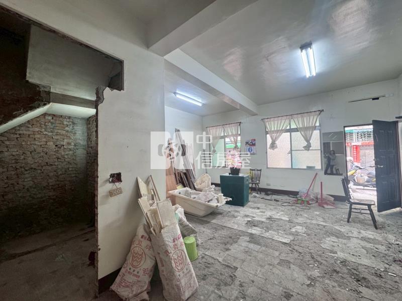 崇蘭大面寬整新透天房屋室內格局與周邊環境