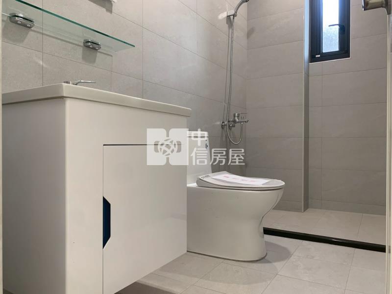 台南大學全棟整新美車墅房屋室內格局與周邊環境