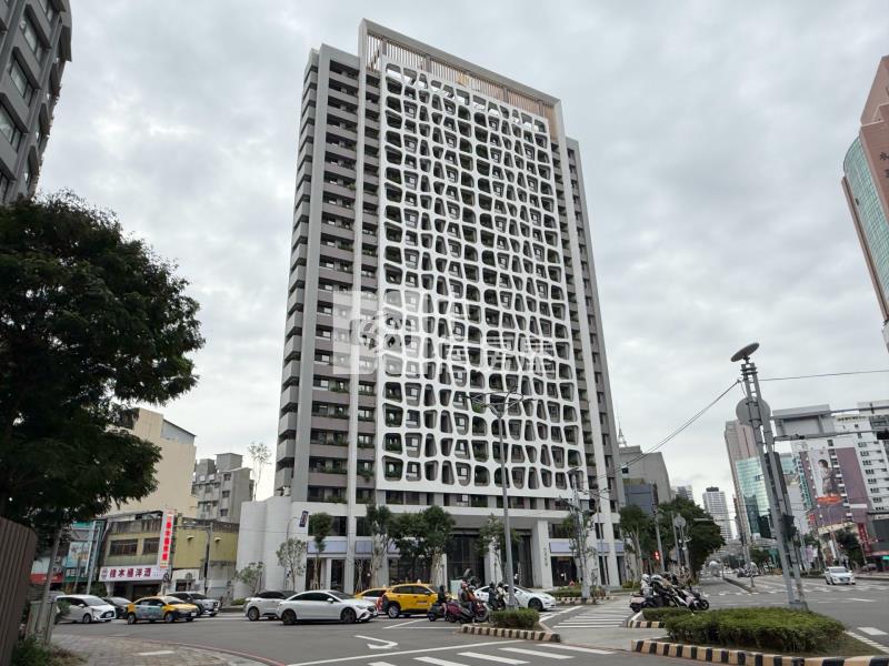 大通大美台灣大道343坪全新店霸7車位房屋室內格局與周邊環境