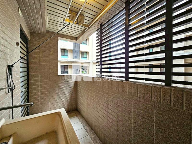 日出登陽正11期指標高樓四房雙車房屋室內格局與周邊環境