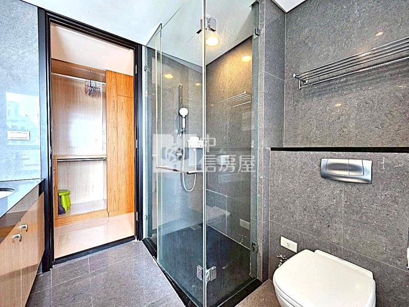 日出登陽正11期指標高樓四房雙車房屋室內格局與周邊環境