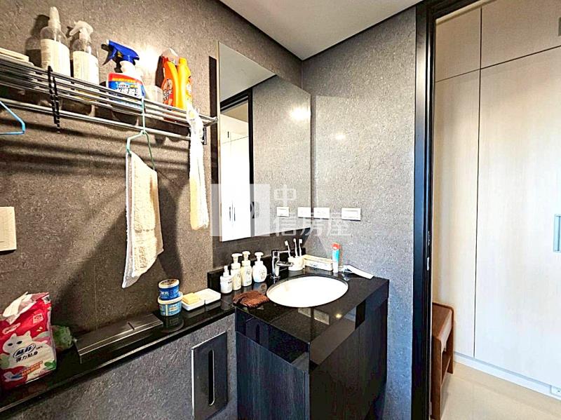 日出登陽正11期指標三房平車房屋室內格局與周邊環境