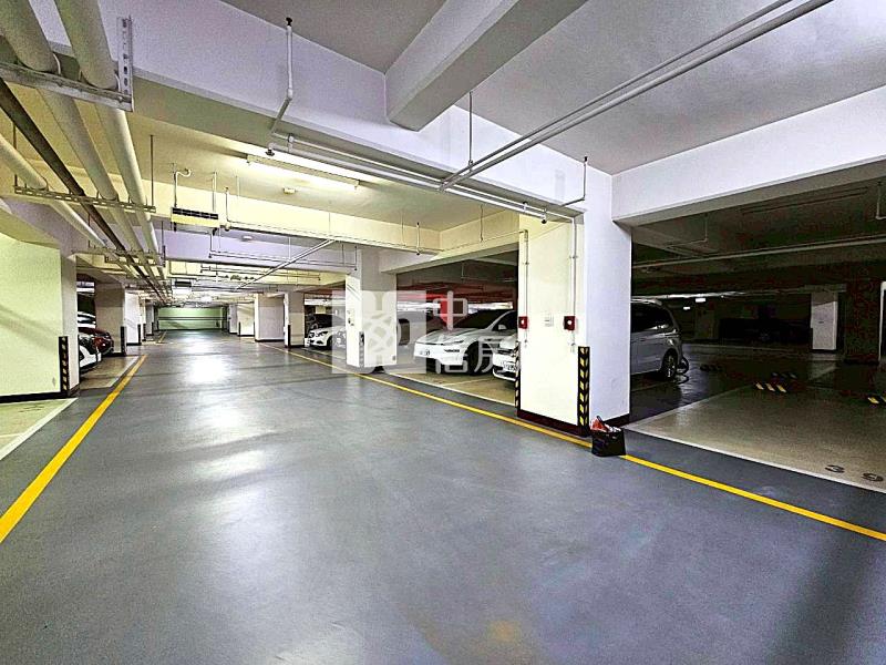 日出登陽正11期指標三房平車房屋室內格局與周邊環境