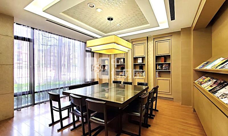 日出登陽正11期指標三房平車房屋室內格局與周邊環境