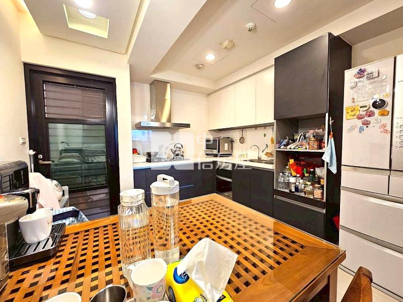 日出登陽正11期指標三房平車房屋室內格局與周邊環境