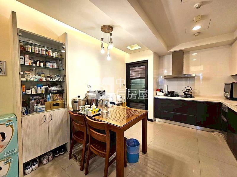 日出登陽正11期指標三房平車房屋室內格局與周邊環境