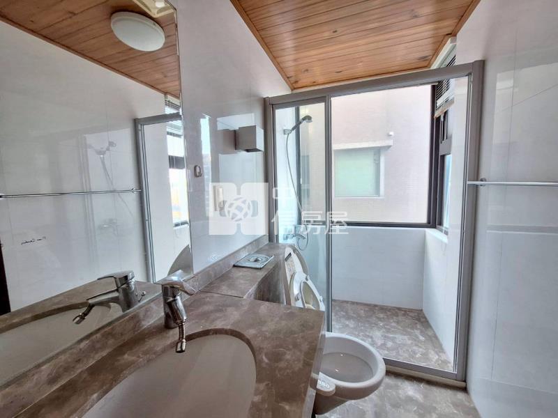 世紀凱悦四房3衛雙車位房屋室內格局與周邊環境