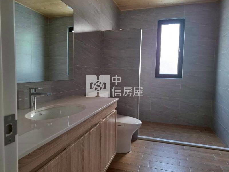 崇善十一街全整新車庫透天房屋室內格局與周邊環境