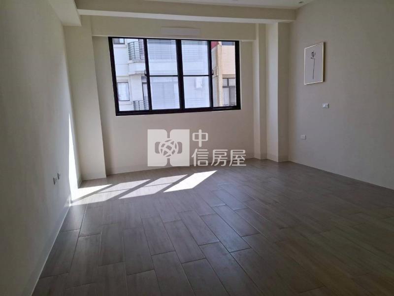 崇善十一街全整新車庫透天房屋室內格局與周邊環境