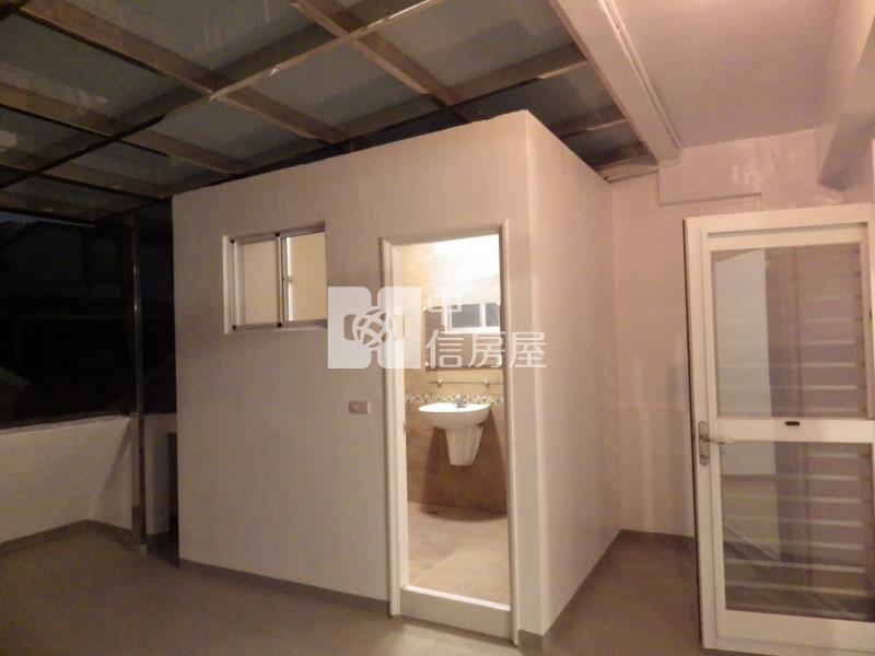 平實公園旁雙車庫別墅房屋室內格局與周邊環境