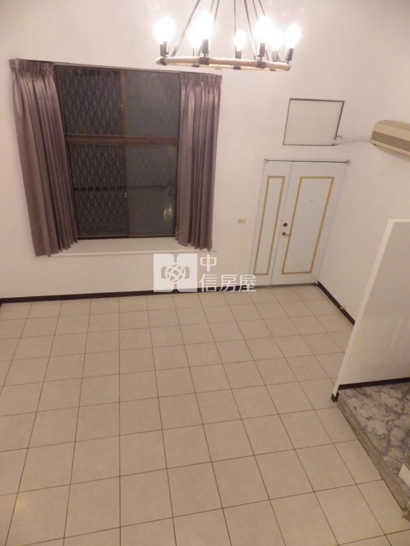 平實公園旁雙車庫別墅房屋室內格局與周邊環境