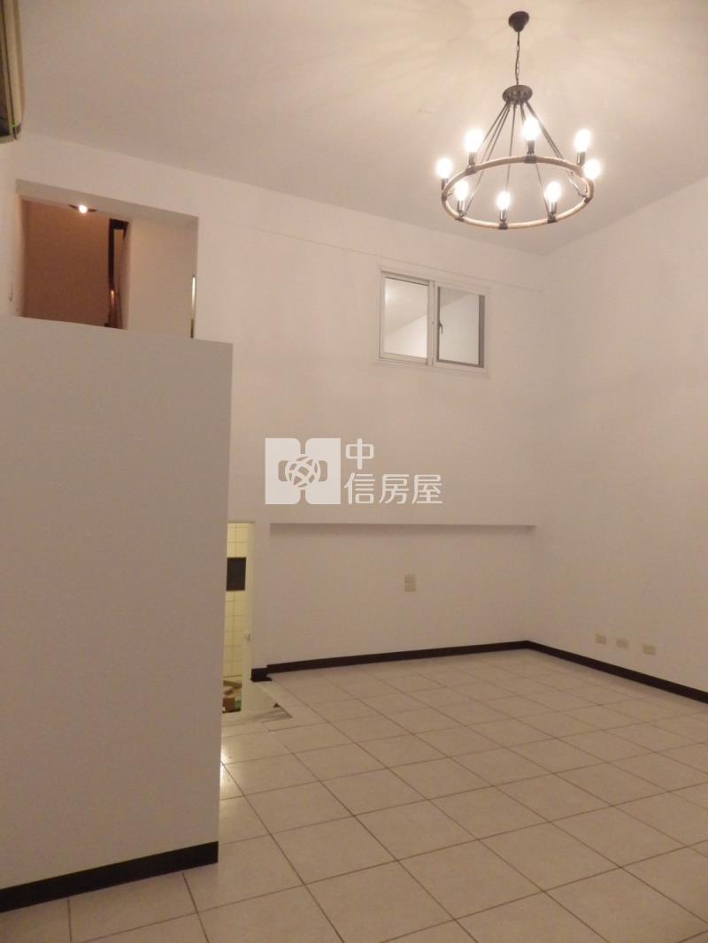 平實公園旁雙車庫別墅房屋室內格局與周邊環境