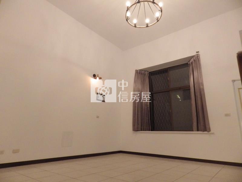 平實公園旁雙車庫別墅房屋室內格局與周邊環境