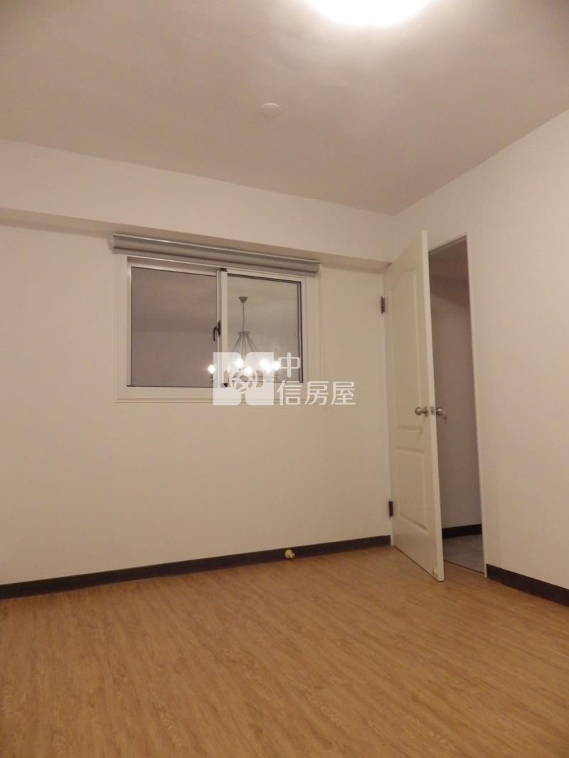 平實公園旁雙車庫別墅房屋室內格局與周邊環境