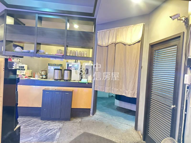 興雅路商業區雙店面房屋室內格局與周邊環境