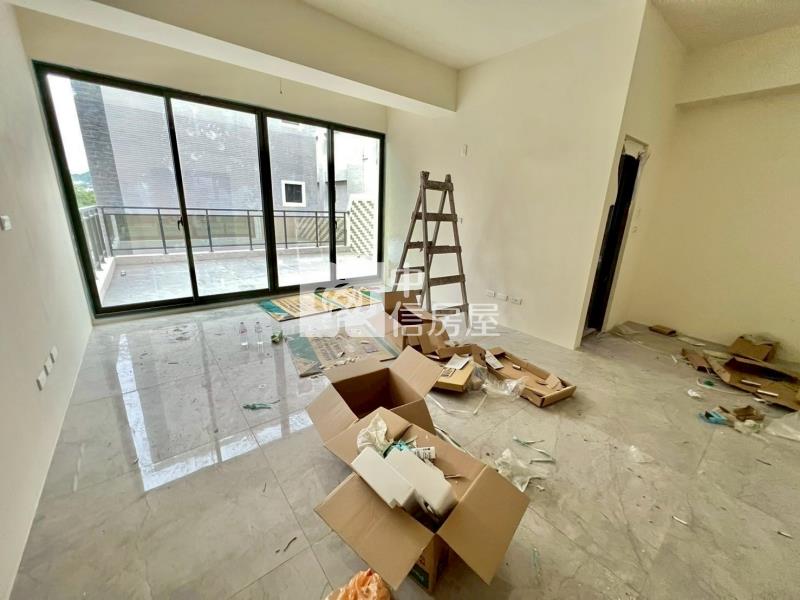 草屯全新完工電梯雙車別墅(A)房屋室內格局與周邊環境