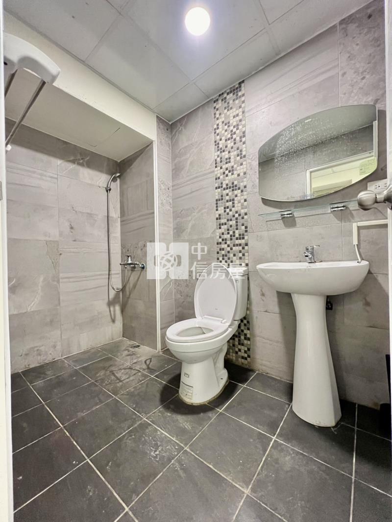 中興商圈4+5樓收租8套美寓房屋室內格局與周邊環境