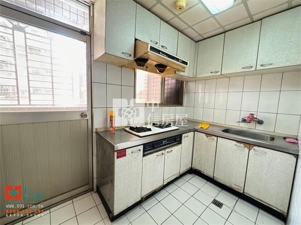 八德路邊間樓店住家房屋室內格局與周邊環境