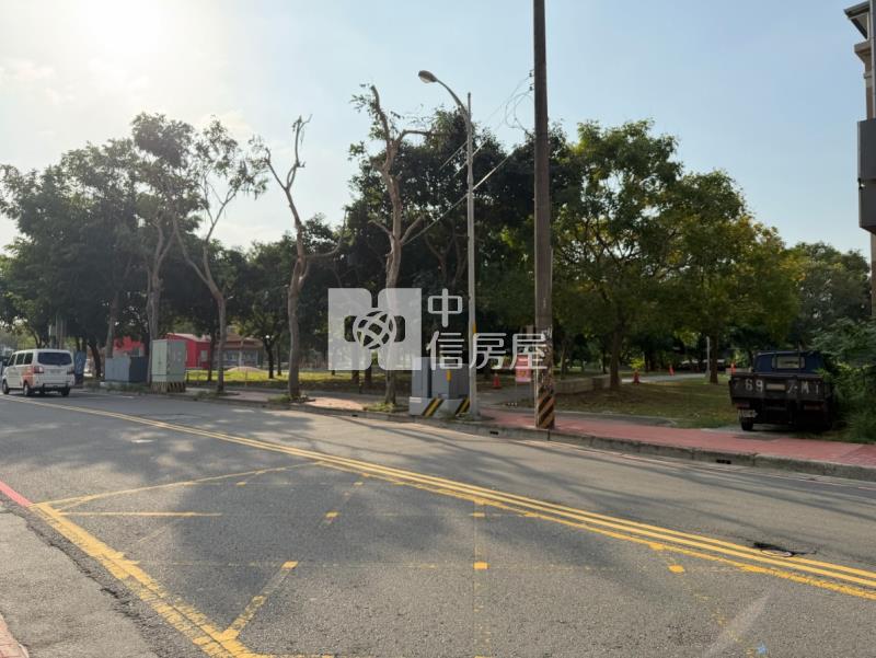 竹北臨路大面寬三角店面房屋室內格局與周邊環境