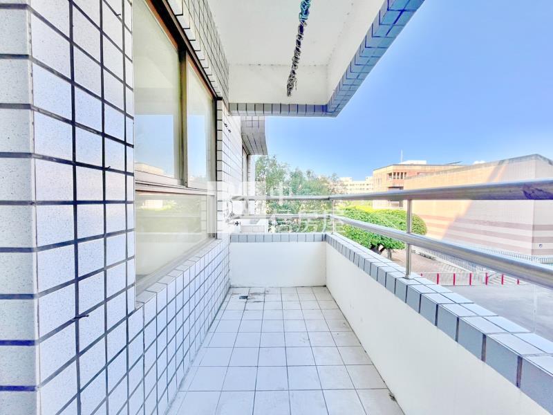 左右逢源3房車位房屋室內格局與周邊環境