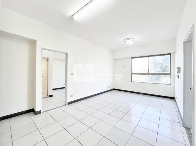 左右逢源3房車位房屋室內格局與周邊環境