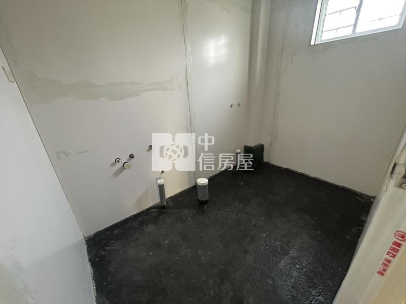 玉井之機會難得之合法資材室+農地房屋室內格局與周邊環境