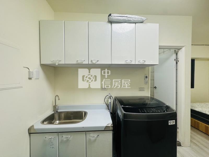 水湳經貿電梯大套房美廈房屋室內格局與周邊環境