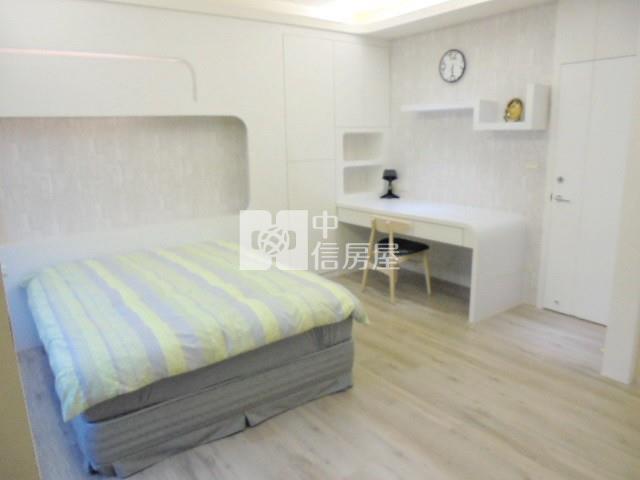 景賢公園朝南雙車位電梯大豪墅房屋室內格局與周邊環境