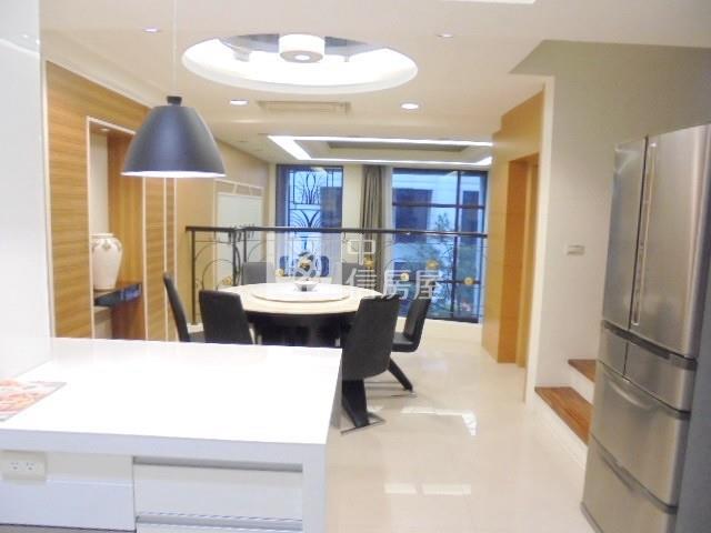 景賢公園朝南雙車位電梯大豪墅房屋室內格局與周邊環境