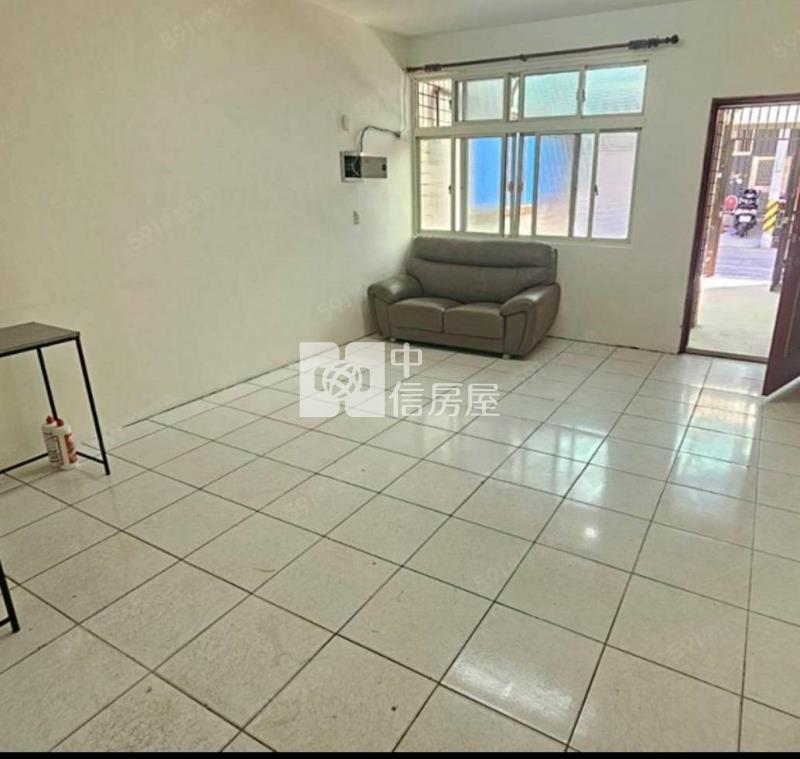 觀音工業區前院車庫透天房屋室內格局與周邊環境