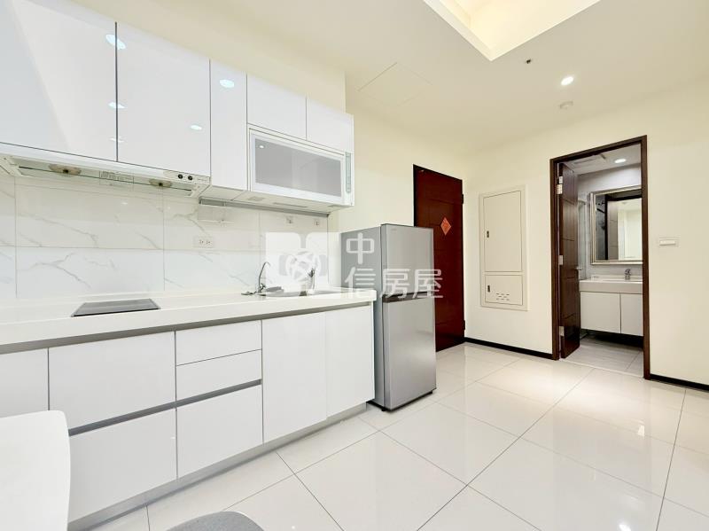 微笑雲品1+1房平車房屋室內格局與周邊環境