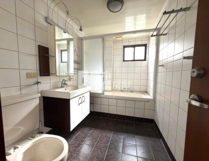 國泰桂冠大戶別墅房屋室內格局與周邊環境