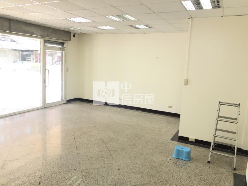 桃園春日路金店面房屋室內格局與周邊環境